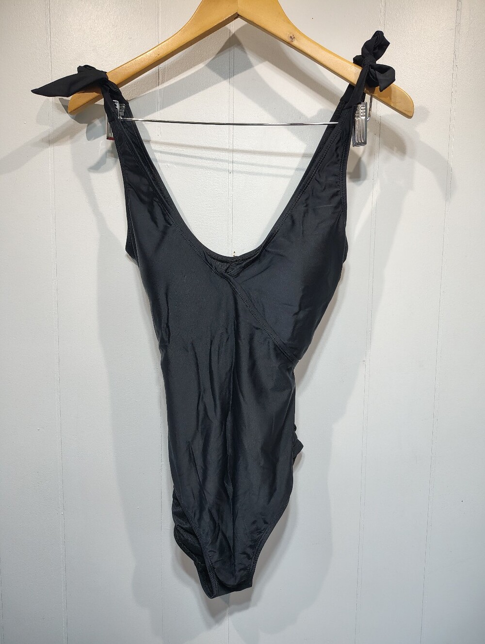 Your Best Look‎ Black Swimsuit Waist Tie Shoulder Bows U Neck size SM/Med